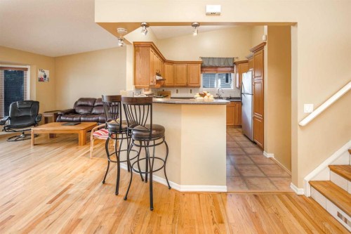 28 Hawkcliff Place Nw, Calgary, AB 