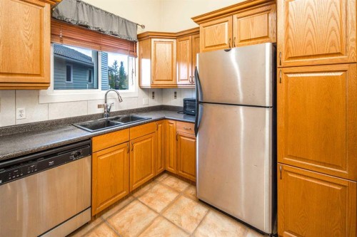 28 Hawkcliff Place Nw, Calgary, AB 