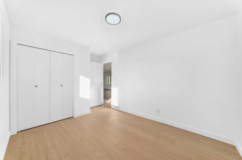 911 Penmeadows Road Se, Calgary, AB 