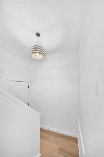 911 Penmeadows Road Se, Calgary, AB 