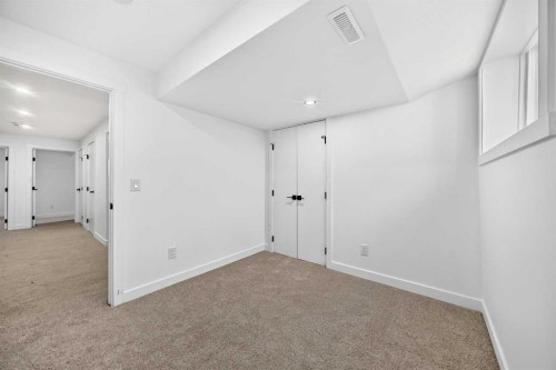 911 Penmeadows Road Se, Calgary, AB 