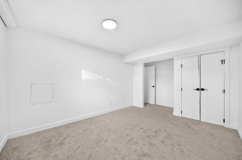 911 Penmeadows Road Se, Calgary, AB 