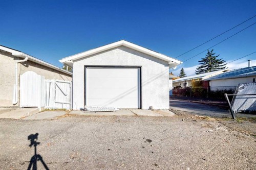 911 Penmeadows Road Se, Calgary, AB 