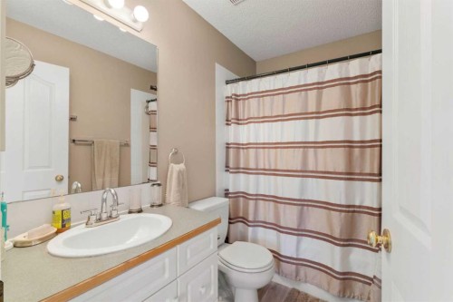47 Somerside Common Sw, Calgary, AB 
