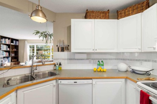 47 Somerside Common Sw, Calgary, AB 