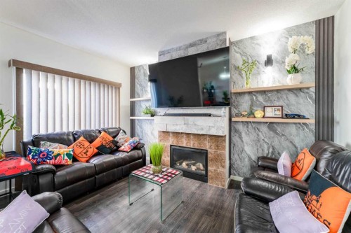 249 Copperpond Landing Se, Calgary, AB 