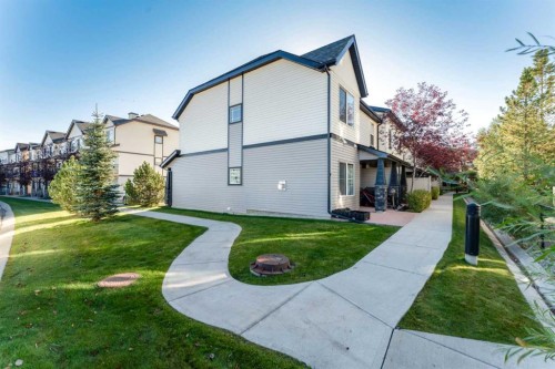 249 Copperpond Landing Se, Calgary, AB 