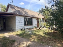 605 Railway Avenue Trochu, AB T0M 2C0