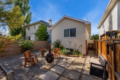82 Bridleridge Road Sw, Calgary, AB 