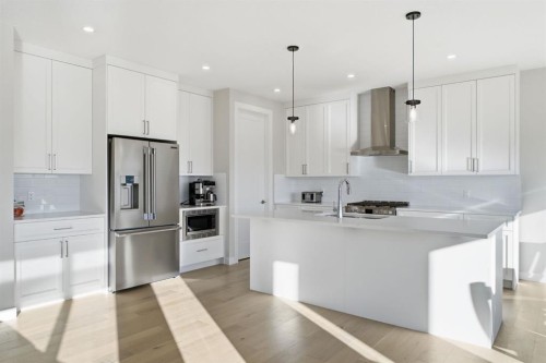 10 Heritage Close, Cochrane, AB 