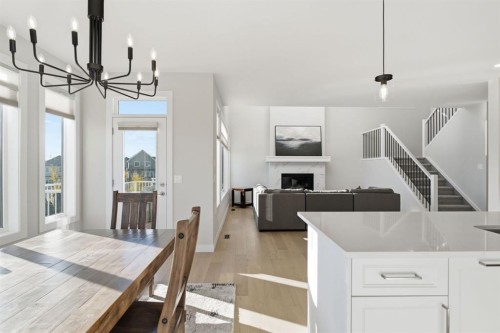 10 Heritage Close, Cochrane, AB 