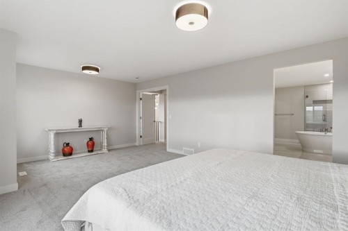 10 Heritage Close, Cochrane, AB 