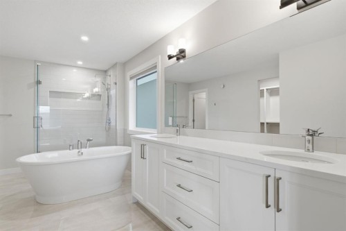 10 Heritage Close, Cochrane, AB 