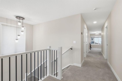 10 Heritage Close, Cochrane, AB 