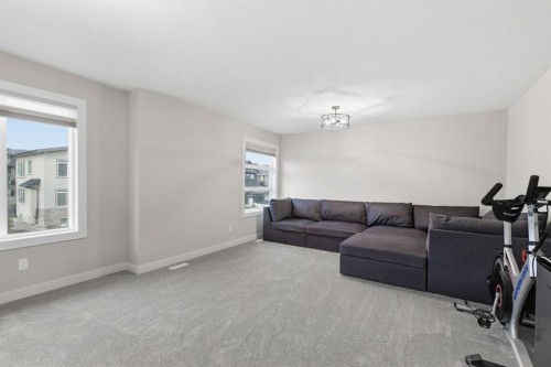 10 Heritage Close, Cochrane, AB 