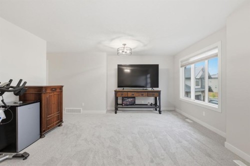 10 Heritage Close, Cochrane, AB 