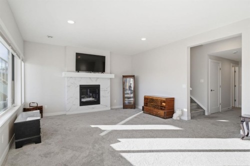 10 Heritage Close, Cochrane, AB 