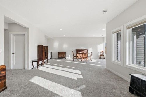 10 Heritage Close, Cochrane, AB 