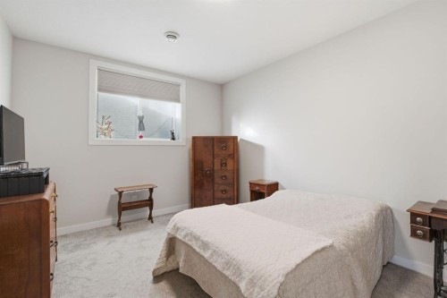 10 Heritage Close, Cochrane, AB 