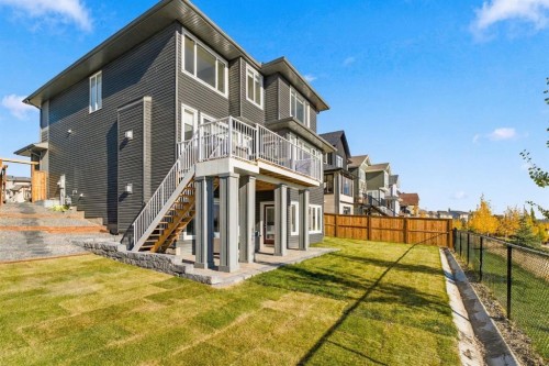 10 Heritage Close, Cochrane, AB 