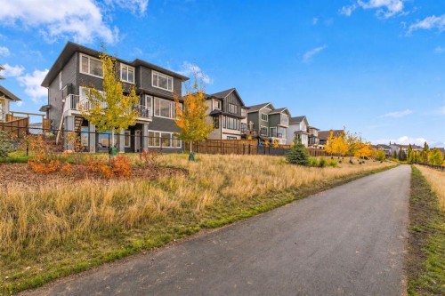 10 Heritage Close, Cochrane, AB 