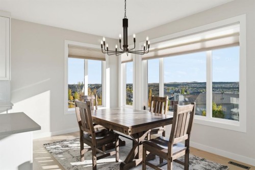 10 Heritage Close, Cochrane, AB 