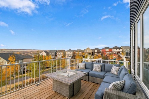 10 Heritage Close, Cochrane, AB 