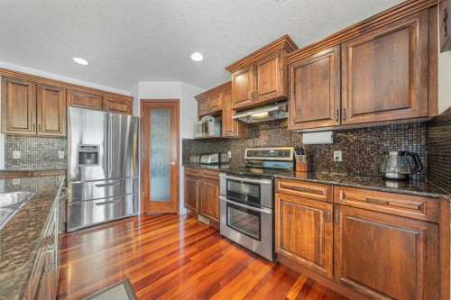 240 Everglade Circle Sw, Calgary, AB 