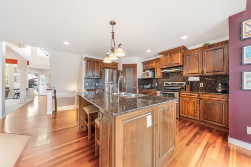 240 Everglade Circle Sw, Calgary, AB 