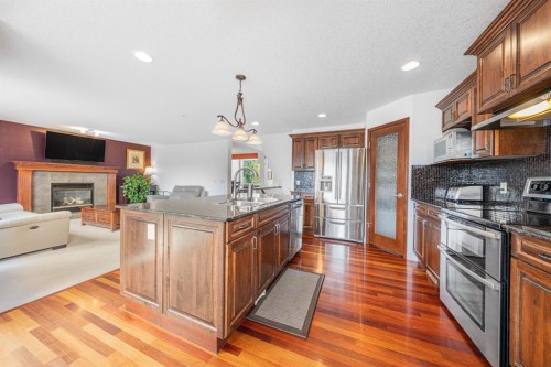 240 Everglade Circle Sw, Calgary, AB 