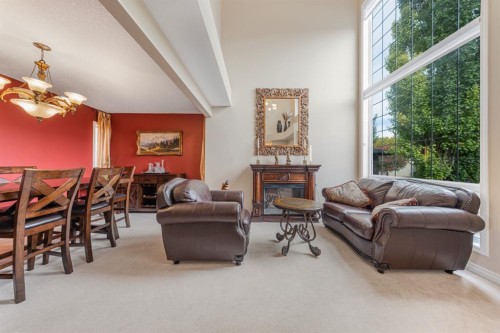 240 Everglade Circle Sw, Calgary, AB 