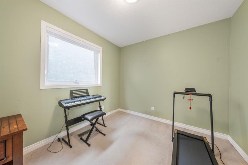 240 Everglade Circle Sw, Calgary, AB 