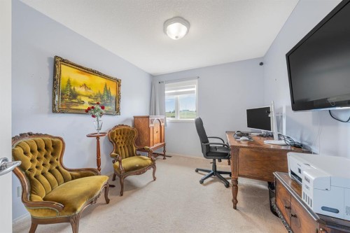 240 Everglade Circle Sw, Calgary, AB 