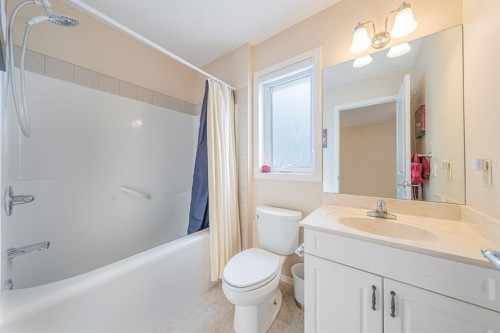 240 Everglade Circle Sw, Calgary, AB 