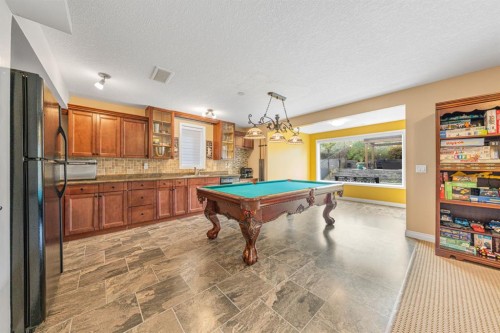 240 Everglade Circle Sw, Calgary, AB 