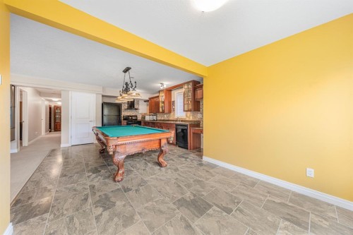 240 Everglade Circle Sw, Calgary, AB 