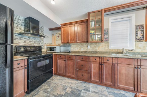 240 Everglade Circle Sw, Calgary, AB 