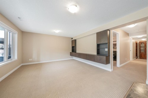 240 Everglade Circle Sw, Calgary, AB 