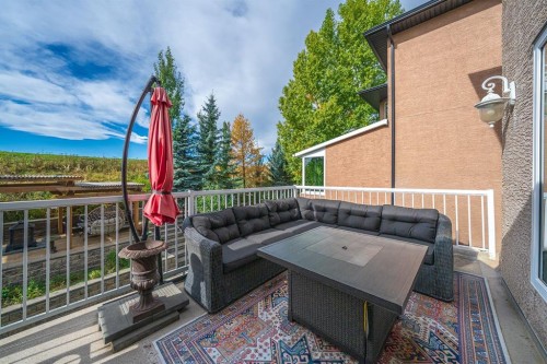 240 Everglade Circle Sw, Calgary, AB 