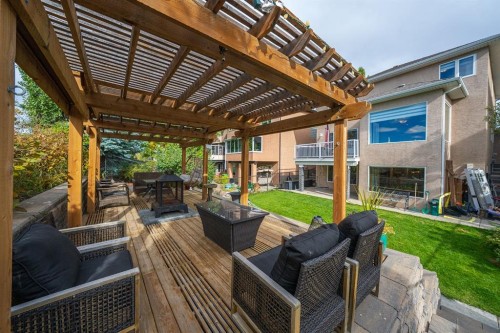 240 Everglade Circle Sw, Calgary, AB 