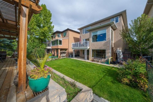240 Everglade Circle Sw, Calgary, AB 