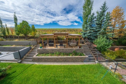 240 Everglade Circle Sw, Calgary, AB 
