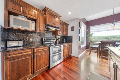 240 Everglade Circle Sw, Calgary, AB 