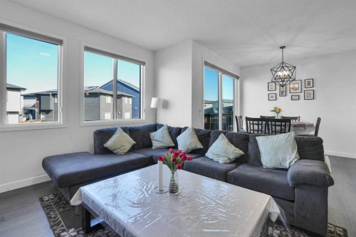 314 Corner Meadows Way Ne, Calgary, AB 