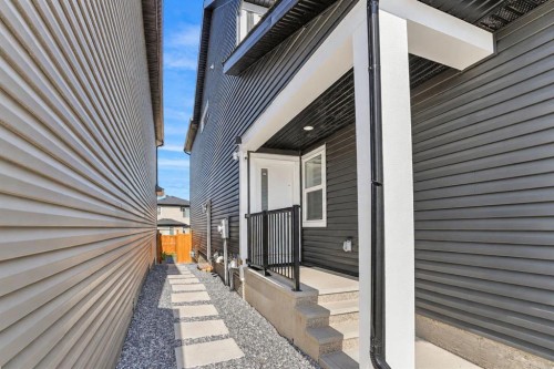 314 Corner Meadows Way Ne, Calgary, AB 