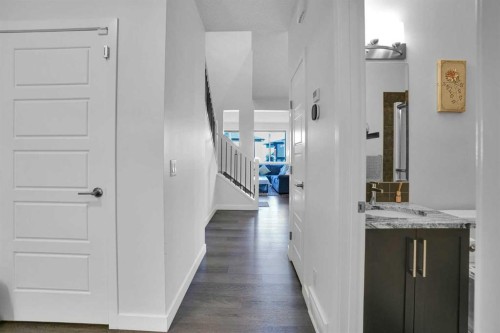 314 Corner Meadows Way Ne, Calgary, AB 