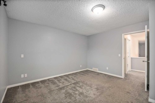 5 Copperpond Link Se, Calgary, AB 