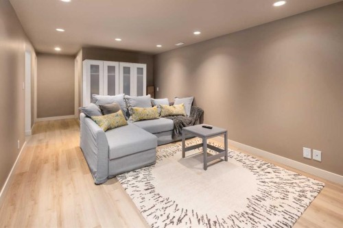 4207 5 Avenue Sw, Calgary, AB 