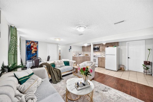 135 Whiteview Close Ne, Calgary, AB 