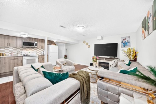 135 Whiteview Close Ne, Calgary, AB 